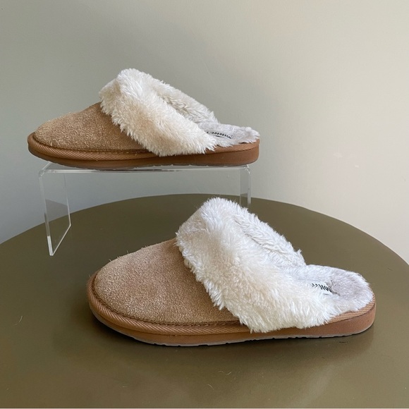 Minnetonka Shar Beige Suede Cream Fur Trim Rubber Sole Slippers Womens Size 6 - Picture 5 of 8